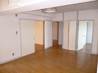 ロイヤルコーポヨコタの画像