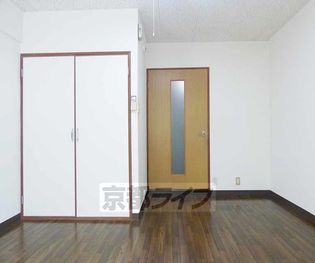 ハウス2の広々としたお部屋です。