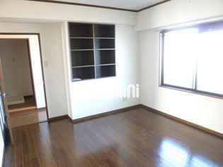 パラサンピア IIIの画像