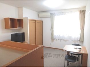 レオパレスグリーンリーフの洋室