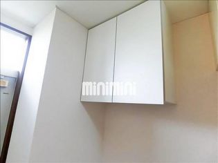 上部に収納があります。