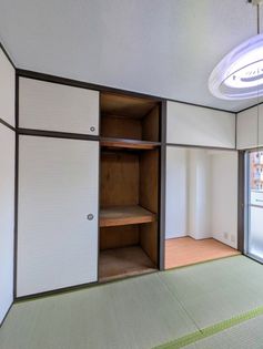 平野ハイツの押入