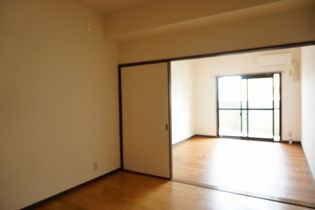 ミカーサ安島の画像