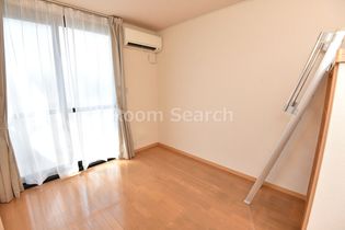 レオパレスグラシアスのカーテン、エアコン付き