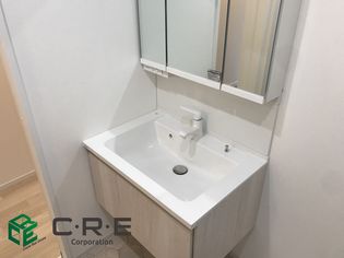 アイレガリア松戸五香の小物もすっきり♪壁面収納充実のパウダールーム