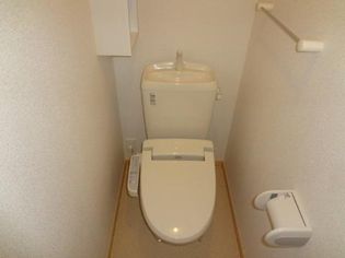 プラザサンライズA棟のシャワー付トイレ