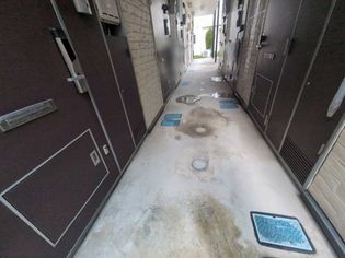 レオパレスフォンターナの通路です