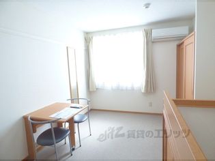 レオパレスグローセの洋室