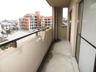 ファミーユ百合のベランダ