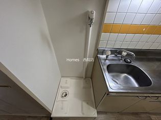 ヤングヴィレッジ嵯峨の室内洗濯機置場