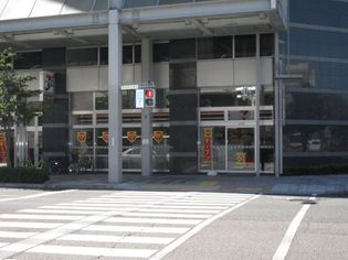 セブンイレブン(コンビニ)まで620m