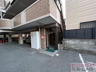 アーバンコートアベノIIのエントランス