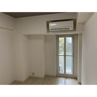 グランディ梅田北の洋室