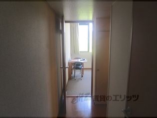 レオパレスエザーンス2の廊下