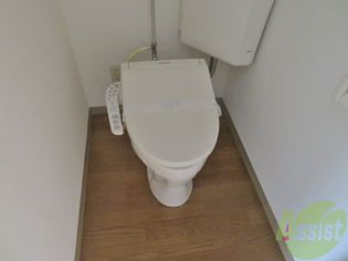 木町通TKビルのトイレには温水洗浄便座機能がついていますよ。