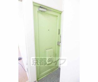 ノースリバーの頑丈なドアです。