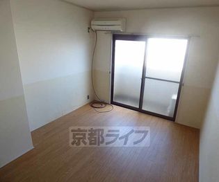 ノースリバーの綺麗な室内です。