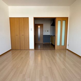 ハートフル泉田の洋室