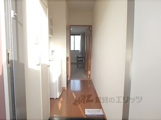 レオパレスウエスタンの廊下