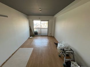 ロータリーマンション萱島西の間取りが反転の同じマンションのお部屋です