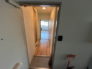 ロータリーマンション萱島西の間取りが反転の同じマンションのお部屋です