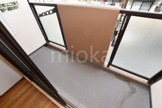 フロレスコ昭和町の落ち着いた時間を過ごせるバルコニーです