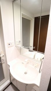 パレステュディオ新宿パークサイドの☆慌ただしい朝も快適に過ごせる独立洗面台