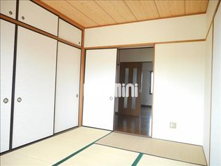 パラサンピア IIIの和室