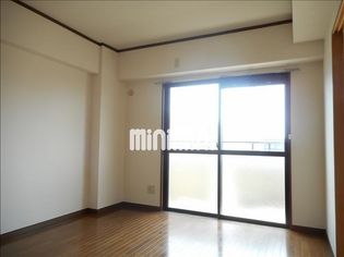 南向きの明るい洋室