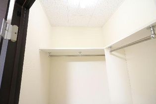 レオネクストイン園部のハンガーパイプ付きでスッキリ収納