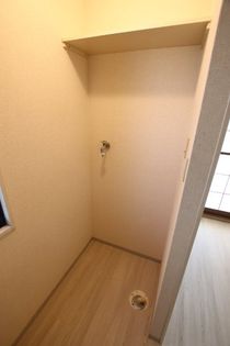 ディアコート小金台D棟の室内洗濯機置き場