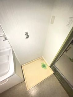 アールズコートの脱衣スペースに洗濯機を置く防水パンがございます!