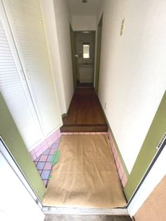 アールズコートの玄関から中のお部屋が見えない構造になっております!