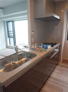 パークスフィア牛込神楽坂の3口コンロのカウンターキッチンでございます