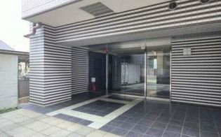 ラグジュアリーアパートメント中野坂上の清潔なエントランスです