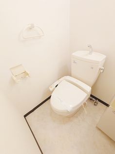 アーデン新大阪の暖房便座付きシャワートイレ