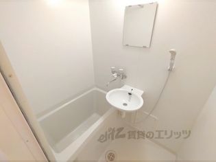 レオパレスシャルマンコートのバス