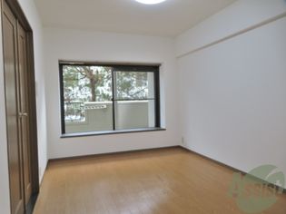 ダイアパレス泉崎の寝室にもちゃんと窓がついているので日差しがはいります。