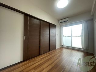 マルドミ向山のこちらは洋室です。こちらを寝室としてお使いください。