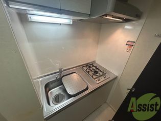 クローシェ泉中央のキッチンはコンロ2口付で調理も捗ります。