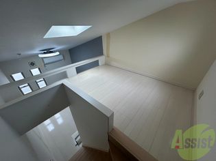 クローシェ泉中央のロフトは上部に窓があるため日当たりも確保できます。