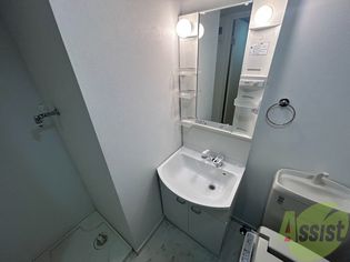 クローシェ泉中央のシャンプードレッサー付の独洗面台で身支度も捗ります。