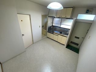 セカンドヴィラのゆったりしたダイニングキッチン