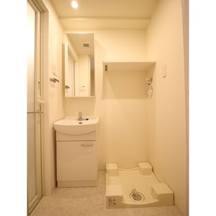 プレール・ドゥーク文京湯島の一面鏡洗面化粧台