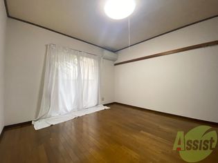 メゾンドMAYUの別角度からのリビング。家具配置の参考に。