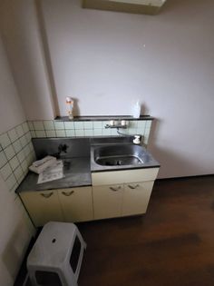 ヴィラエクシーズの修繕前の画像です