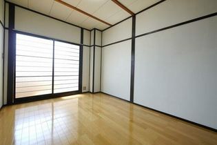 ニュースカイハイツの洋室