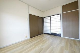 ニュースカイハイツの洋室