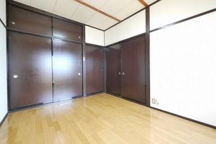 ニュースカイハイツの洋室