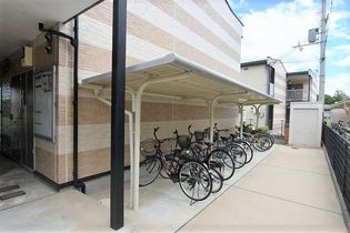 レオパレス八条の駐輪場